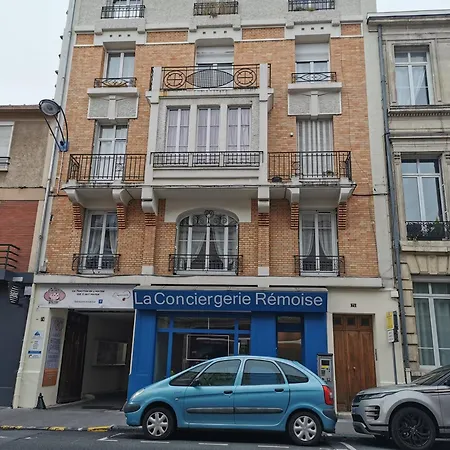 Chez Leon - Vue Cathedrale - Hyper Centre