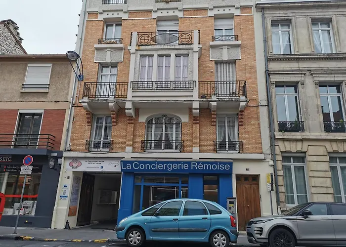 Chez Leon - Vue Cathedrale - Hyper Centre